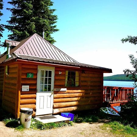קלונה Beaver Lake Mountain Resort מראה חיצוני תמונה