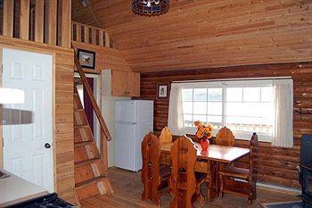 קלונה Beaver Lake Mountain Resort מראה חיצוני תמונה