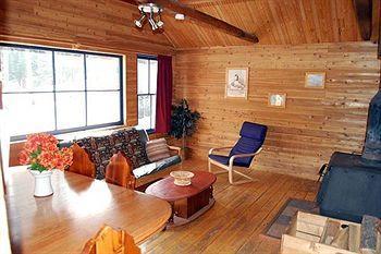 קלונה Beaver Lake Mountain Resort מראה חיצוני תמונה